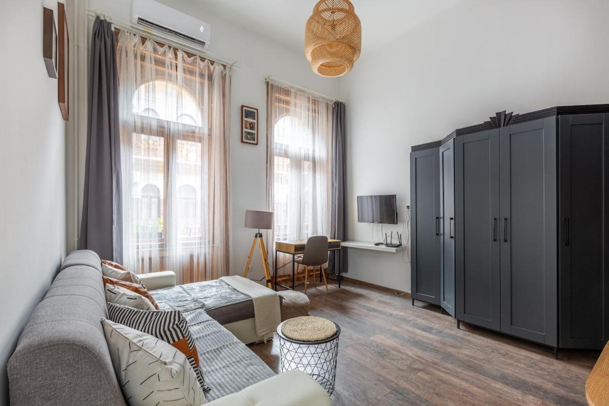 Designer 2 * Budapest