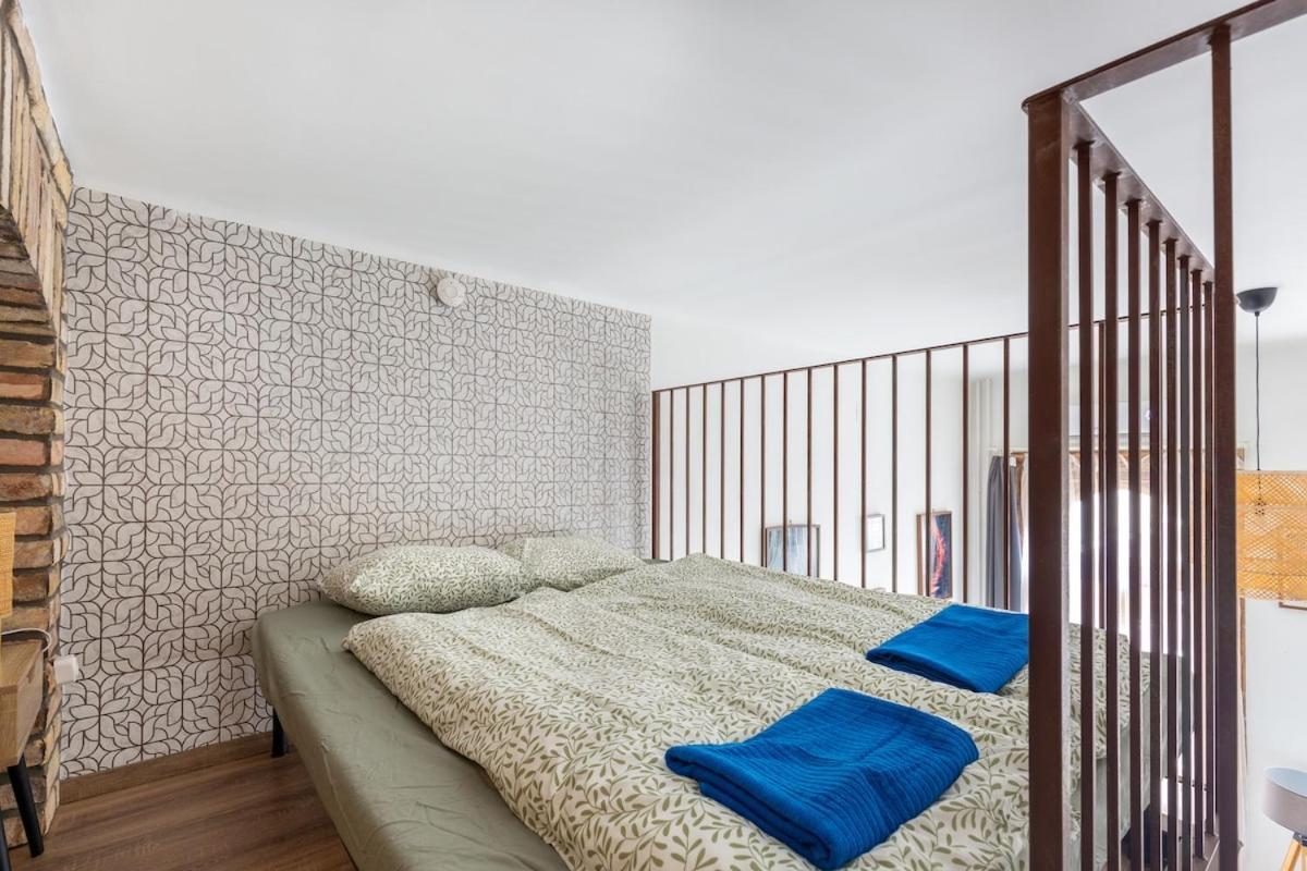 Fr34j Brendon Designer Apartment Budapest