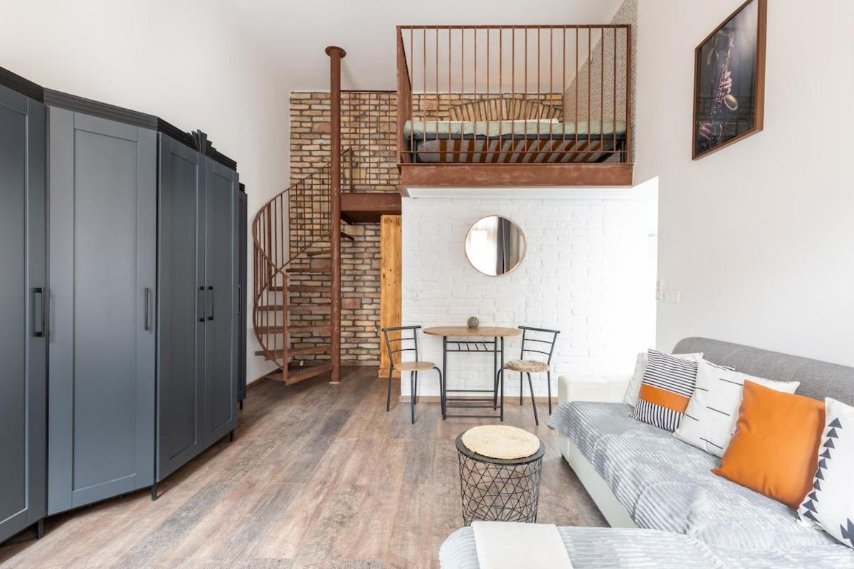 Fr34j Brendon Designer Apartment *