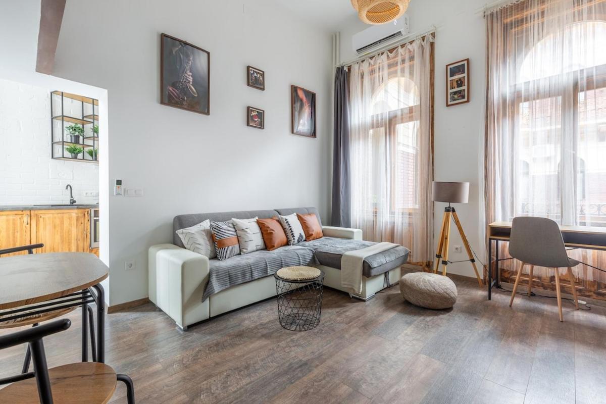 Fr34j Brendon Designer Apartment Budapest